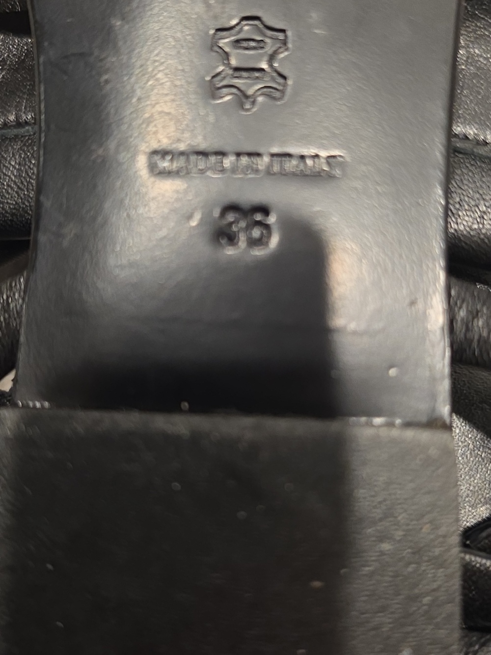 Longchamp Shield sandals feature a distinctive front pouch detail. - Picture 6 of 6